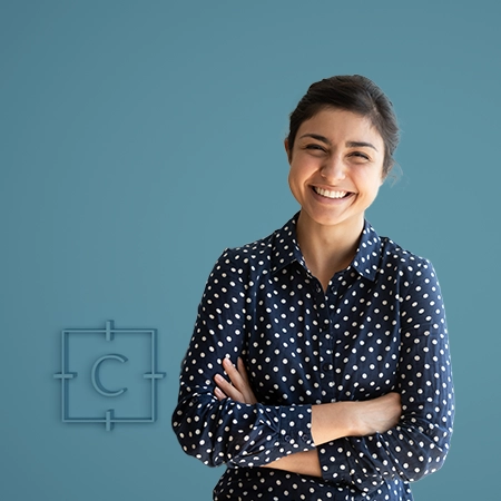 Consultante souriante experte en outplacement